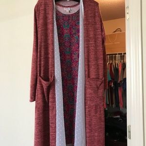 Sarah, Carly, Joy OUTFIT